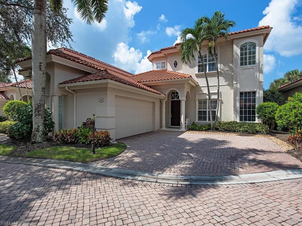 2614 L'Ermitage LN NAPLES, FL 34105