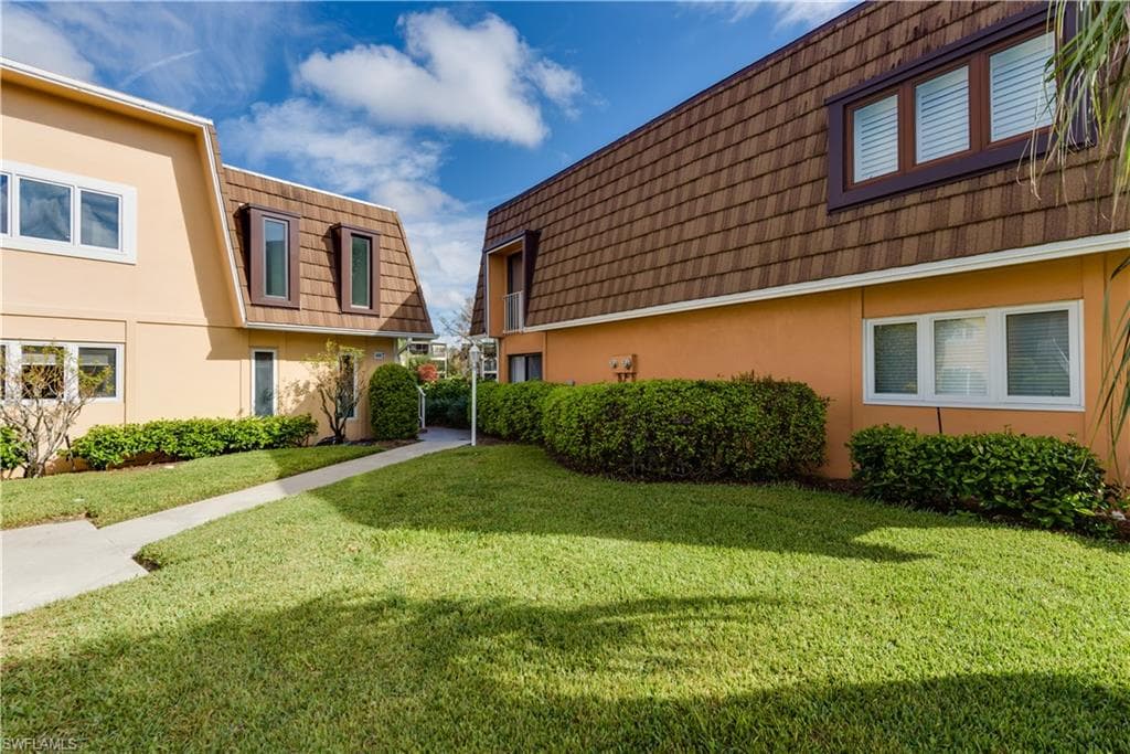 425 Meadowlark LN 425A NAPLES, FL 34105