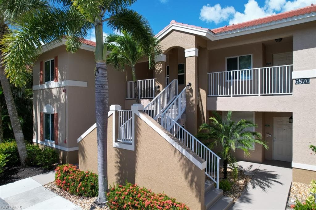 6870 Huntington Lakes CIR 101 NAPLES, FL 34119
