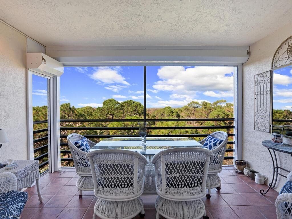 15161 Cedarwood LN 1602 NAPLES, FL 34110