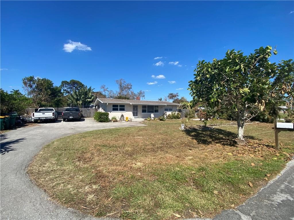 2505 Storter AVE NAPLES, FL 34112