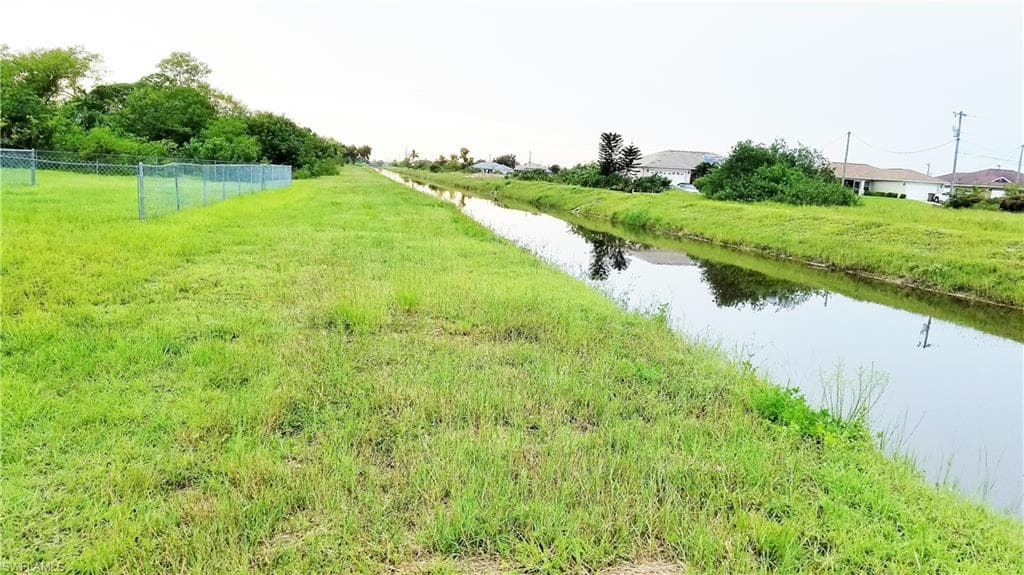702 Denis AVE N LEHIGH ACRES, FL 33971