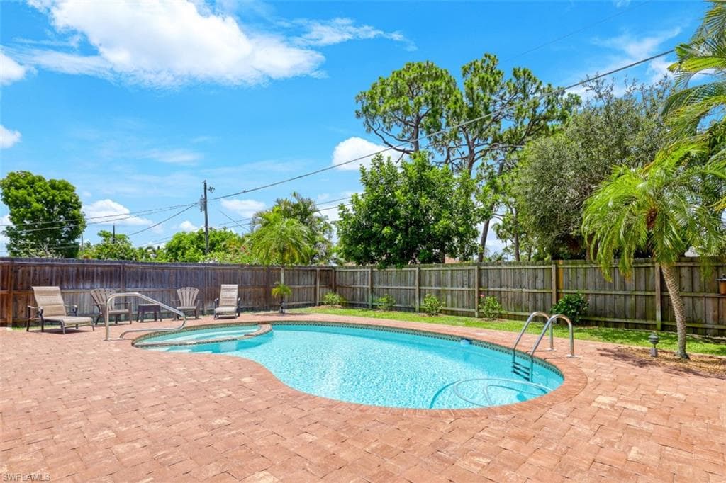 644 94th AVE N NAPLES, FL 34108