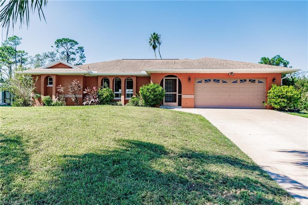 403 Roosevelt AVE LEHIGH ACRES, FL 33936