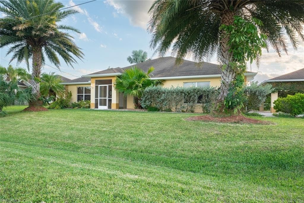 233 David AVE LEHIGH ACRES, FL 33936