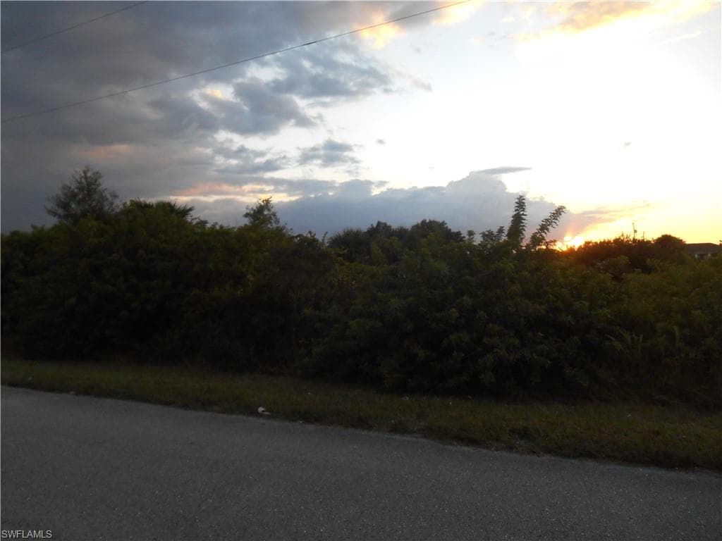 431 Piper AVE LEHIGH ACRES, FL 33974