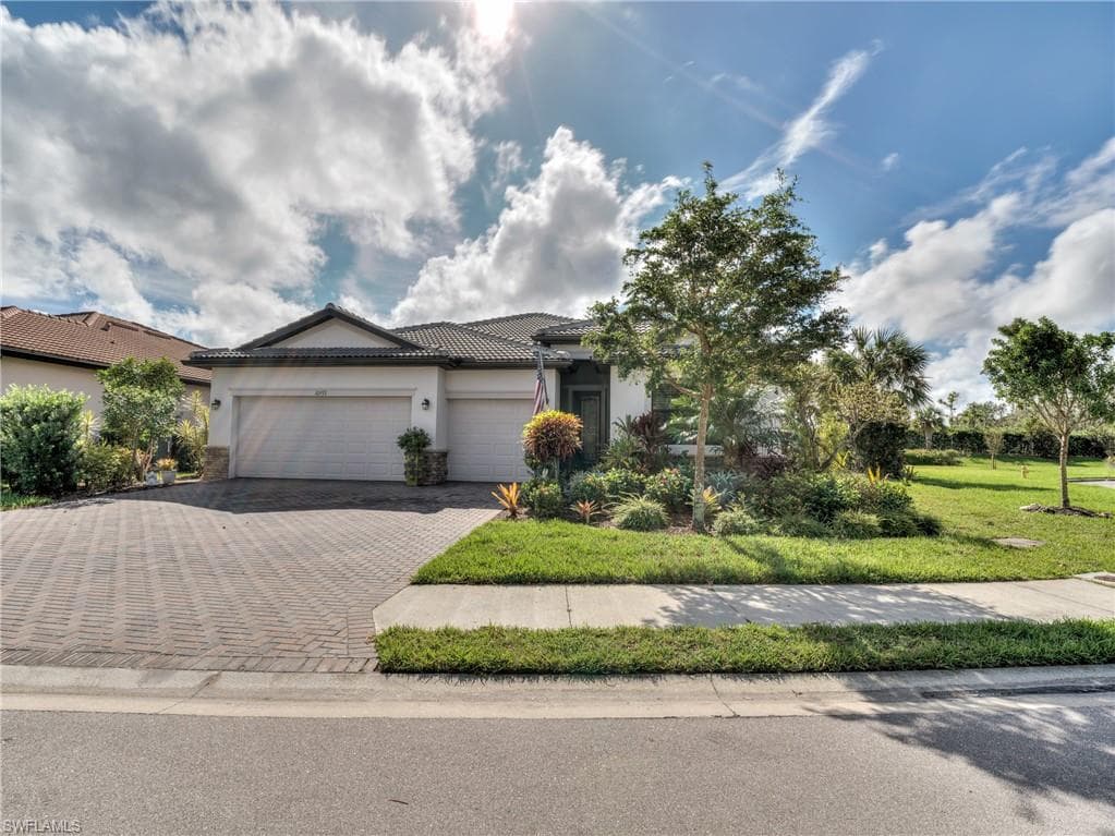 10933 Pistoia DR FORT MYERS, FL 33913