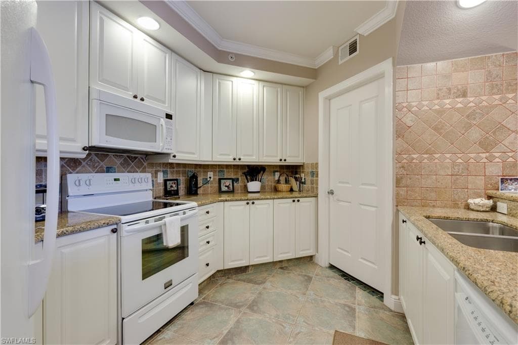 2825 Palm Beach BLVD 308 FORT MYERS, FL 33916
