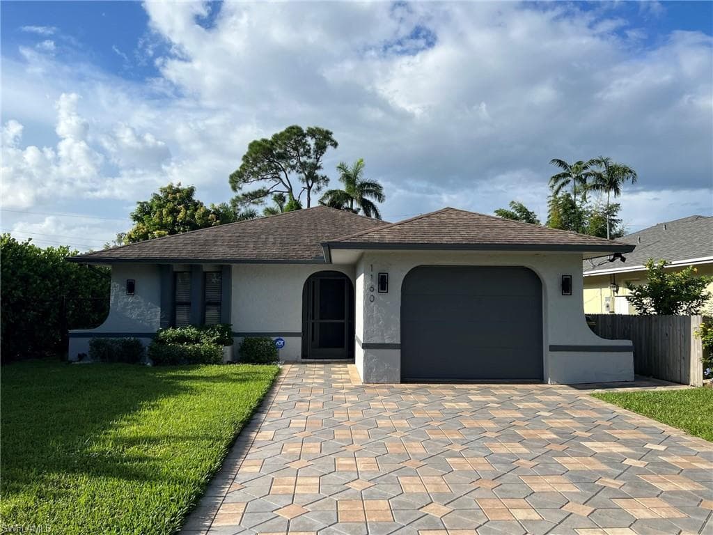 1160 Michigan AVE NAPLES, FL 34103