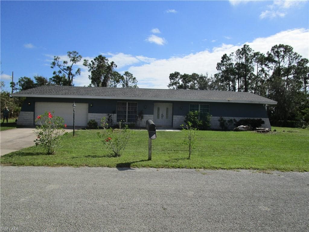 715 Delridge AVE S LEHIGH ACRES, FL 33974