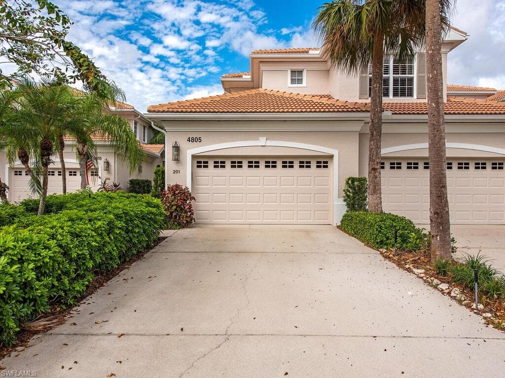 4805 Shinnecock Hills CT 201 NAPLES, FL 34112