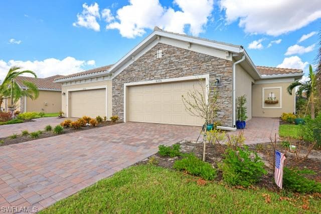 8270 Venetian Pointe DR FORT MYERS, FL 33908
