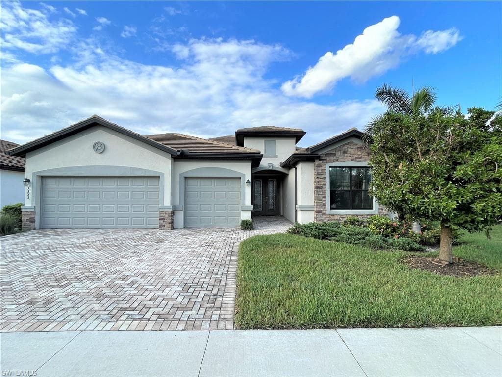 9353 Glenforest DR NAPLES, FL 34120