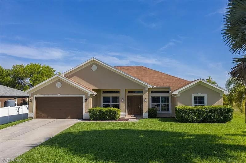 2933 25th ST CAPE CORAL, FL 33993