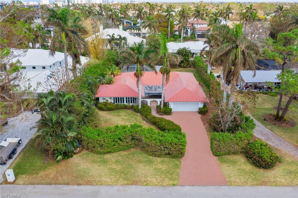 421 Bow Line DR NAPLES, FL 34103