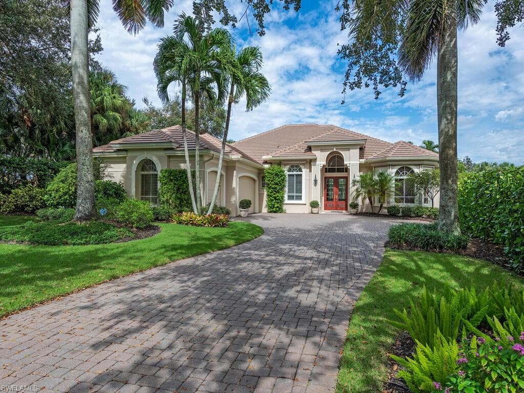 2305 Cassia CT NAPLES, FL 34109