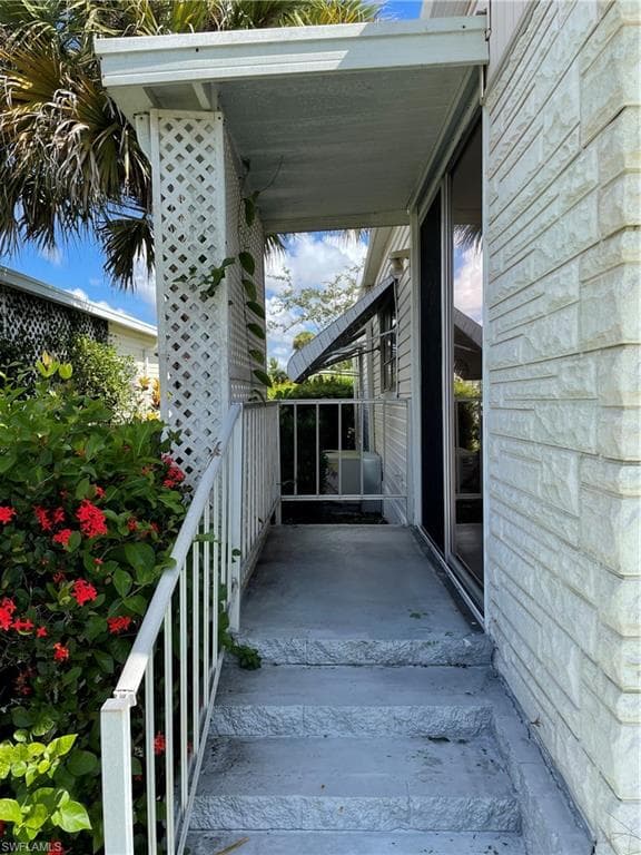 519 Riviera BLVD E NAPLES, FL 34112