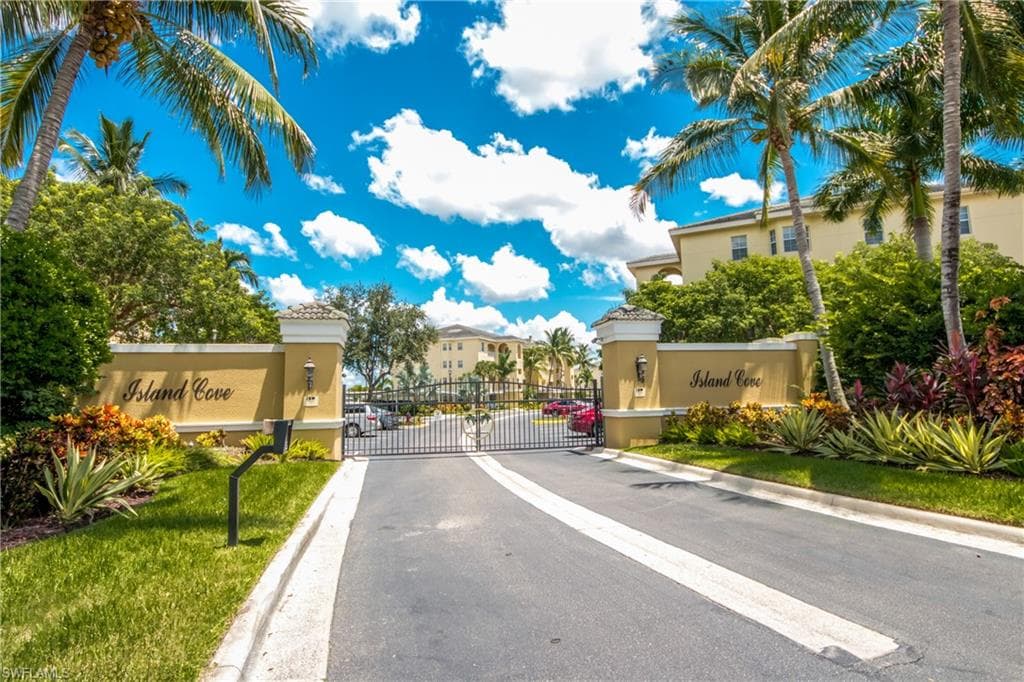 1787 Four Mile Cove PKWY 421 CAPE CORAL, FL 33990