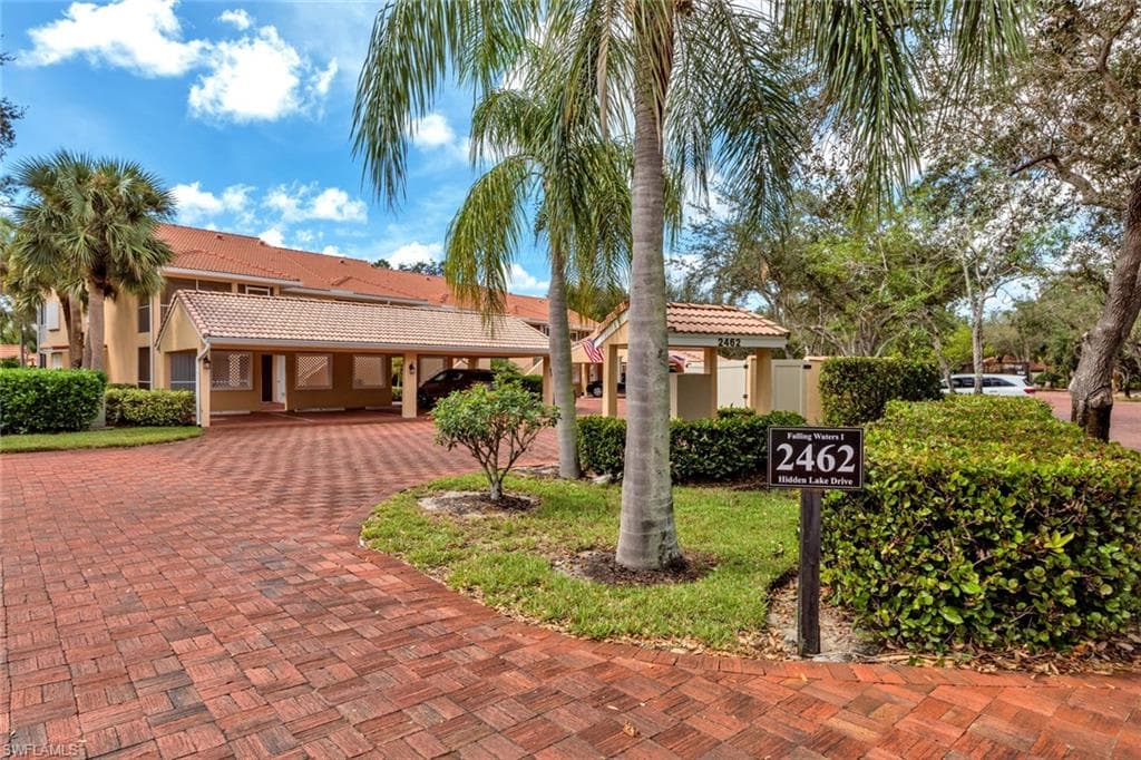 2462 Hidden Lake DR 9 NAPLES, FL 34112