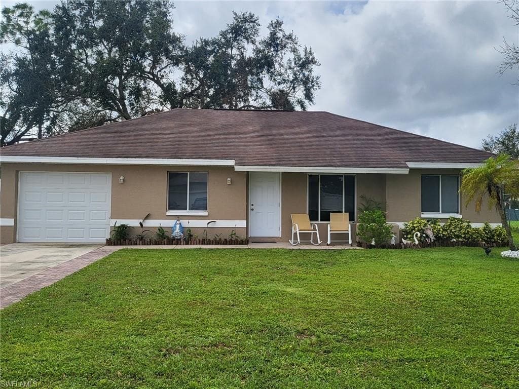 2809 7th ST W LEHIGH ACRES, FL 33971