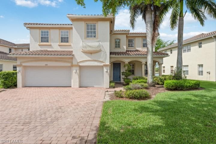 2081 PAR DR NAPLES, FL 34120