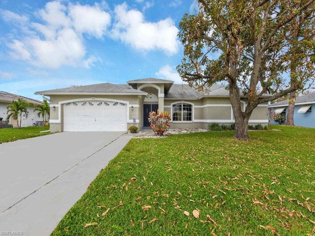 1211 SE 26th TER CAPE CORAL, FL 33904