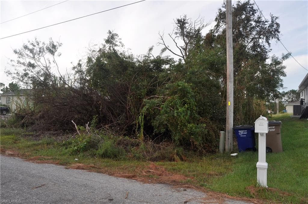 3202 43rd ST SW LEHIGH ACRES, FL 33976