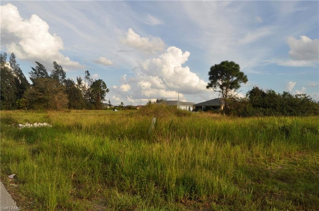 2801 45th ST SW LEHIGH ACRES, FL 33976