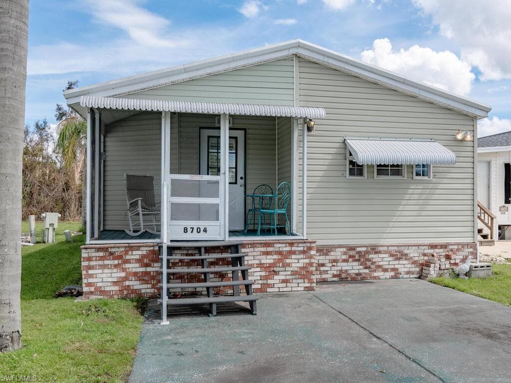 8704 Pepperwood DR ESTERO, FL 33928