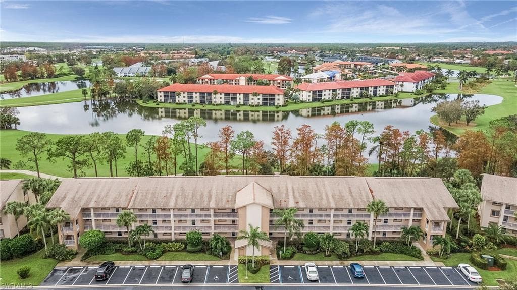 7320 GLENMOOR LN 2104 NAPLES, FL 34104