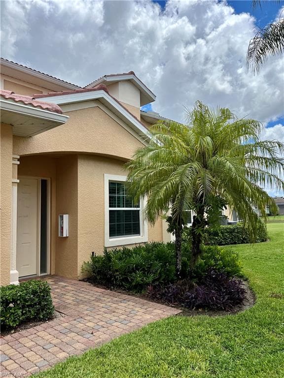 5987 Trophy DR 1404 NAPLES, FL 34110