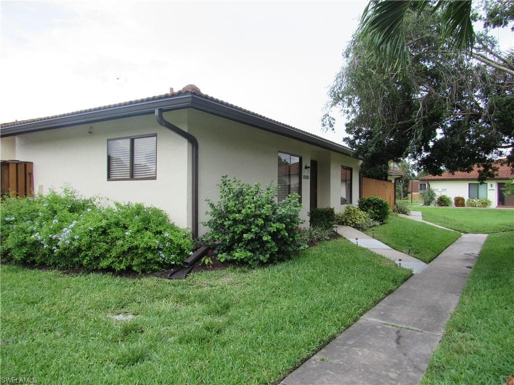 1412 Park Shore CIR 4 FORT MYERS, FL 33901