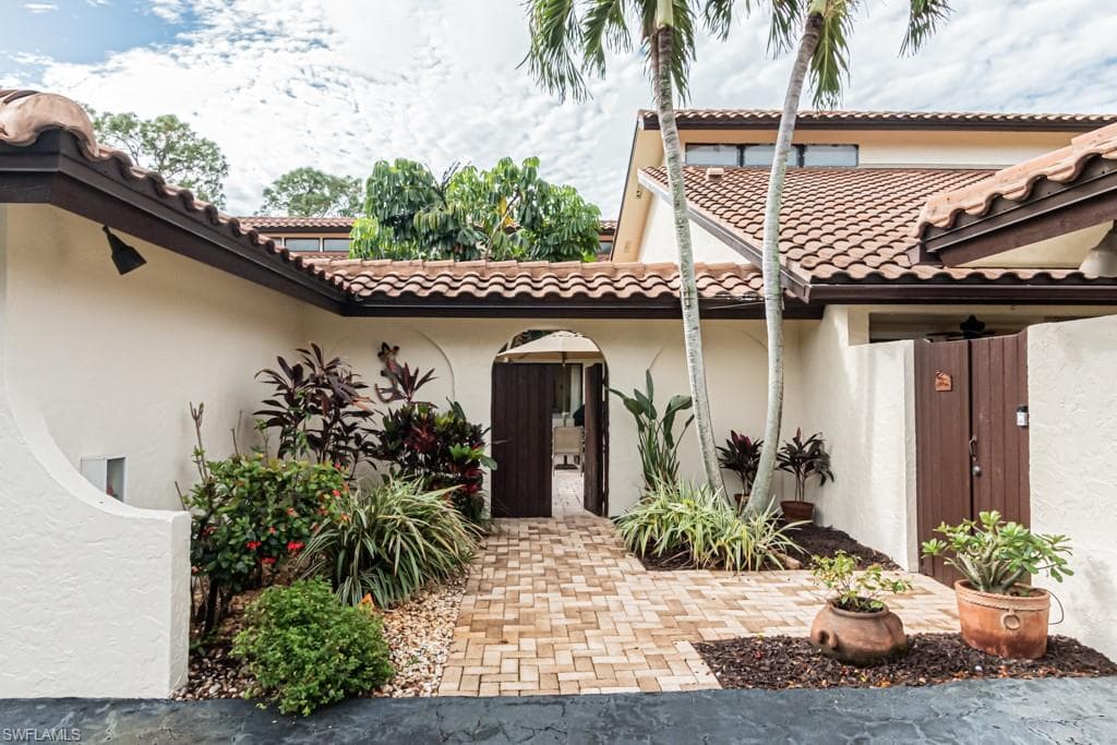 2124 Buckingham LN U-15 NAPLES, FL 34112
