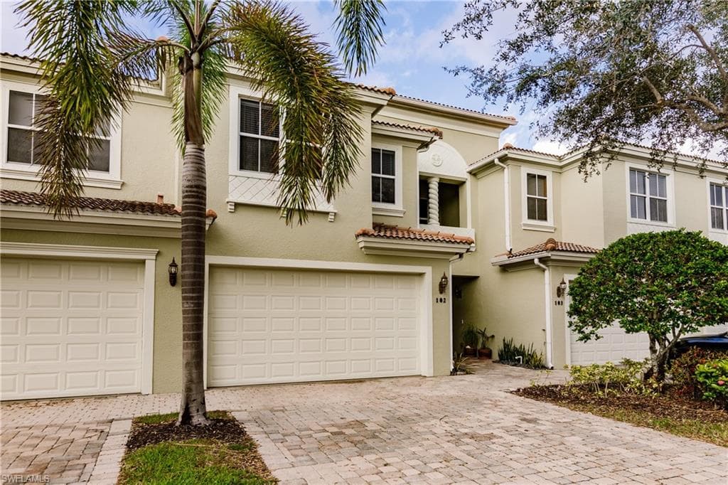 1340 Mariposa CIR 102 NAPLES, FL 34105