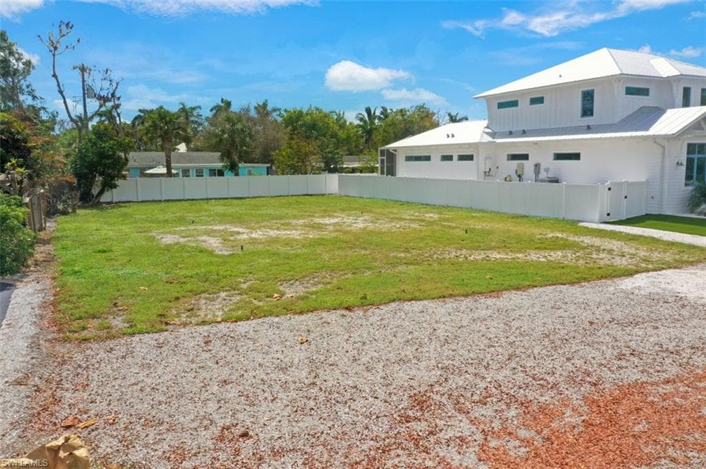1238 14th AVE N NAPLES, FL 34102