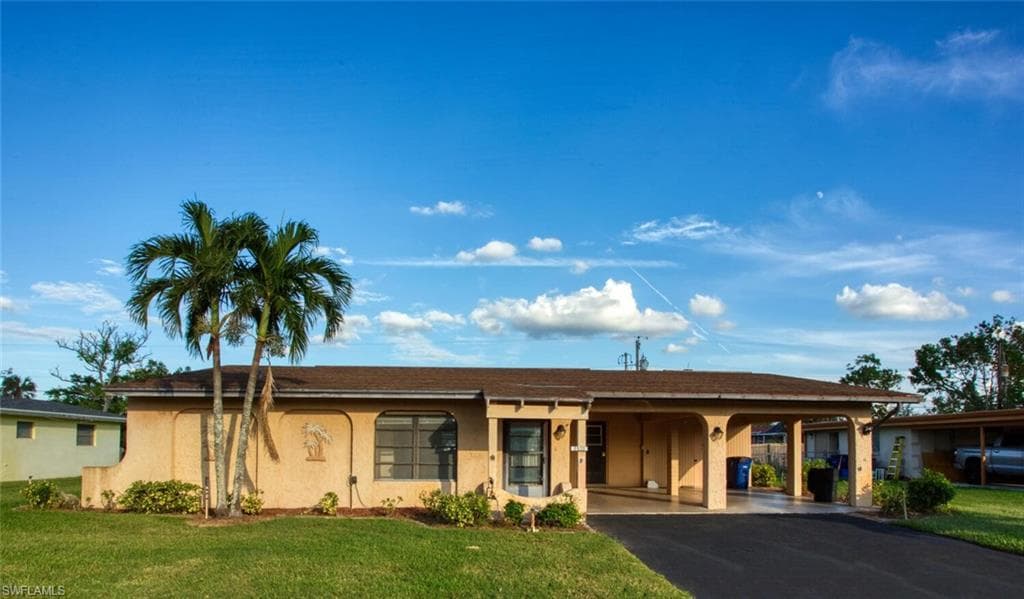 8930 Chatham ST FORT MYERS, FL 33907