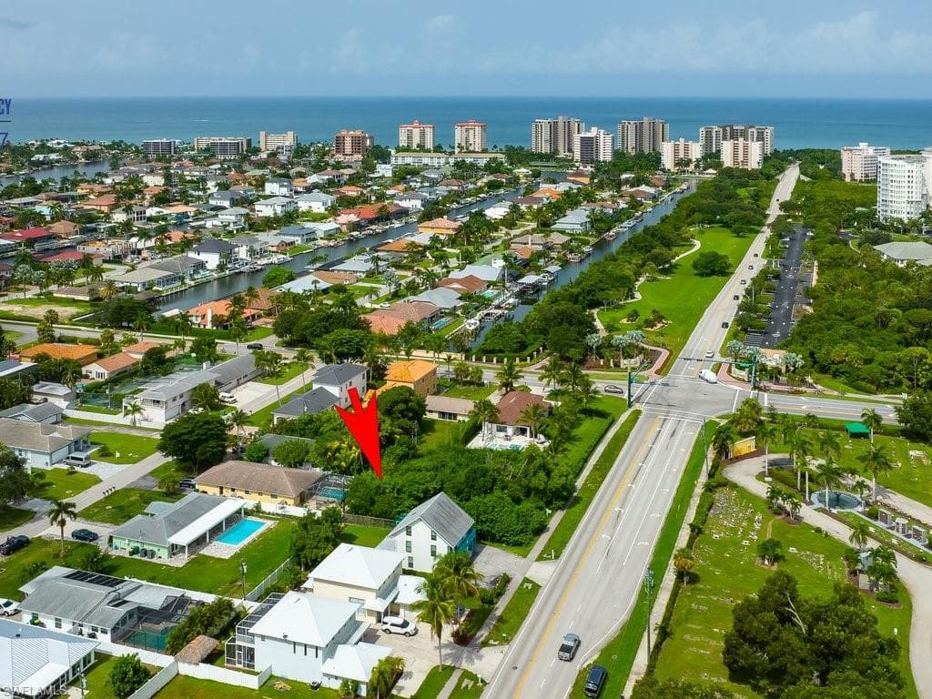 516 111th AVE N NAPLES, FL 34108