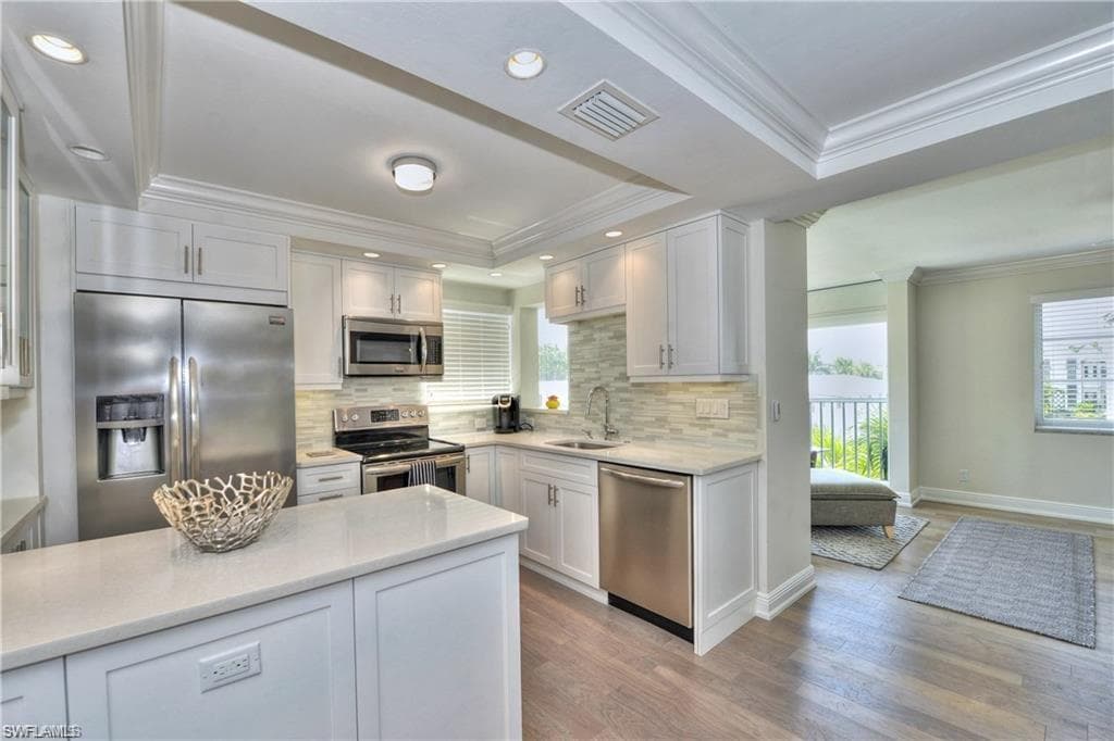 900 8th AVE S 301 NAPLES, FL 34102
