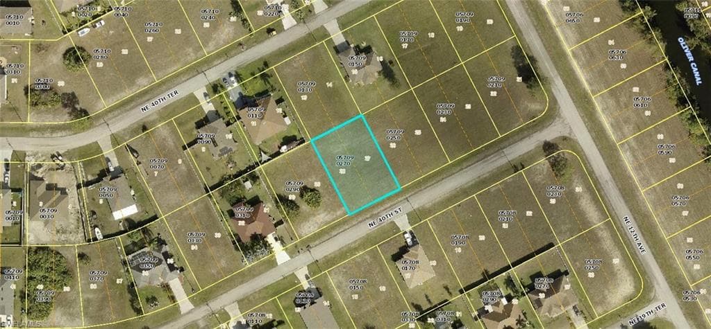 1051 NE 40th ST CAPE CORAL, FL 33909