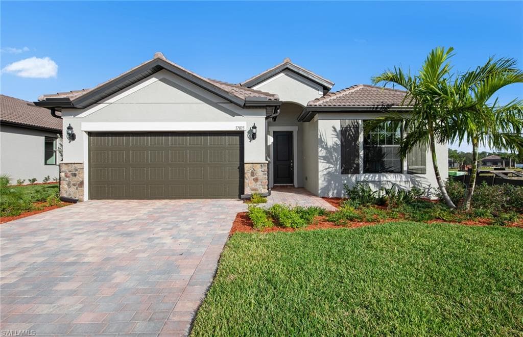 17015 Oakstead DR ALVA, FL 33920