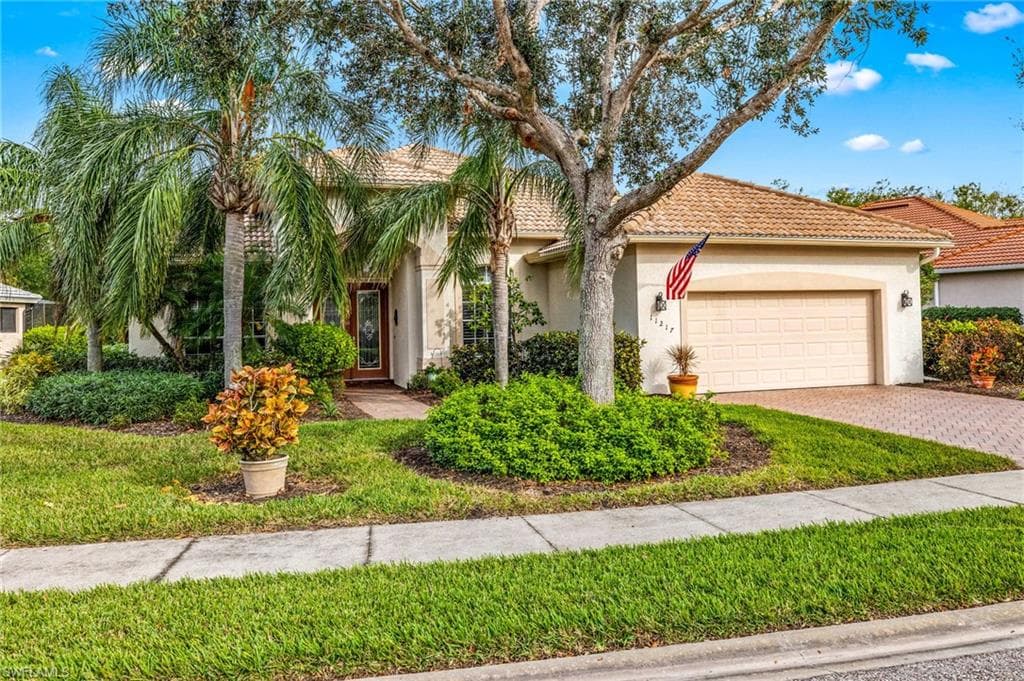 11217 Lithgow LN FORT MYERS, FL 33913