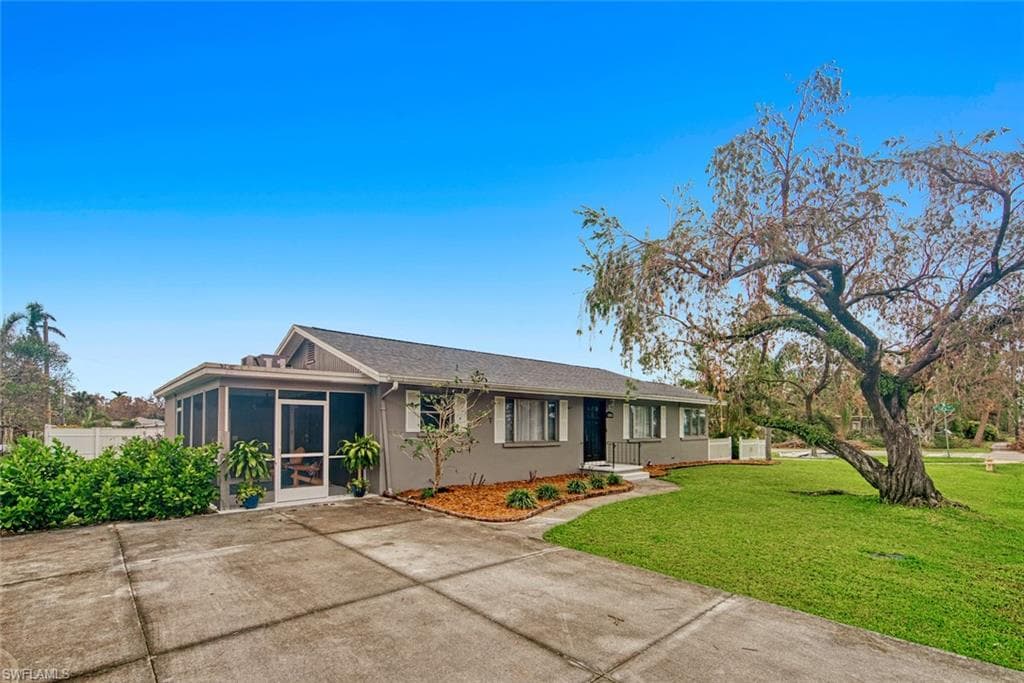 1643 Hanson ST FORT MYERS, FL 33901
