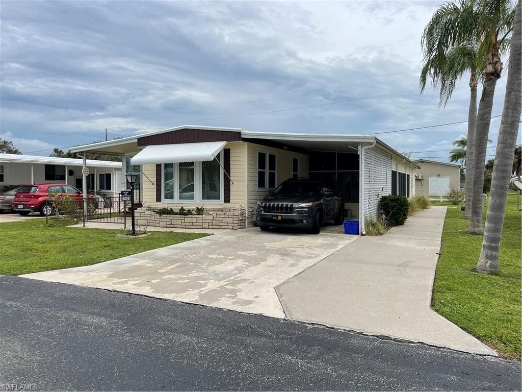 27425 Joann DR BONITA SPRINGS, FL 34135