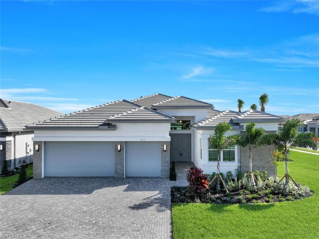 12104 Eucalyptus WAY NAPLES, FL 34120