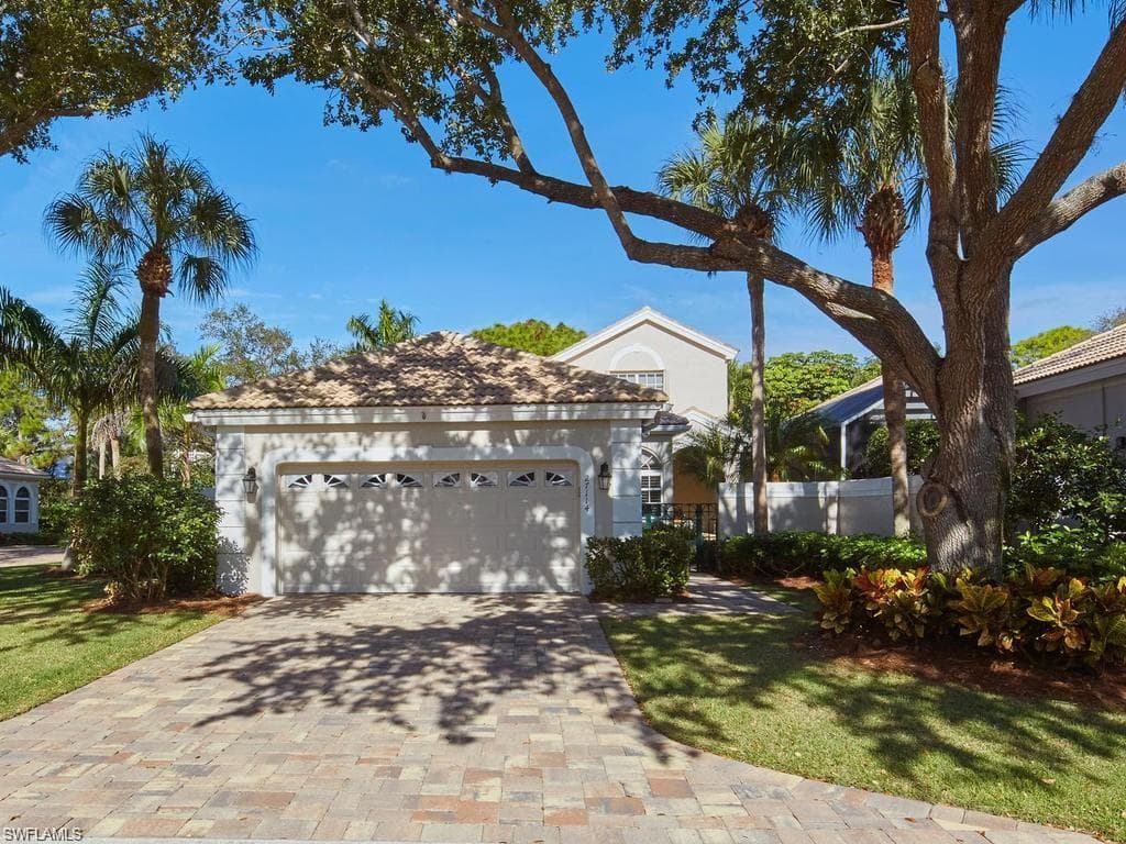 27114 Lost Lake LN BONITA SPRINGS, FL 34134