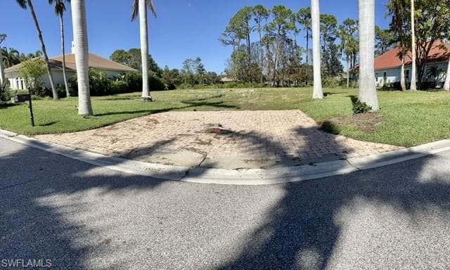 145 CHESHIRE WAY NAPLES, FL 34110