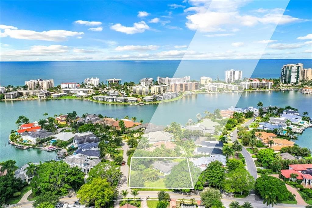 3225 Crayton RD NAPLES, FL 34103