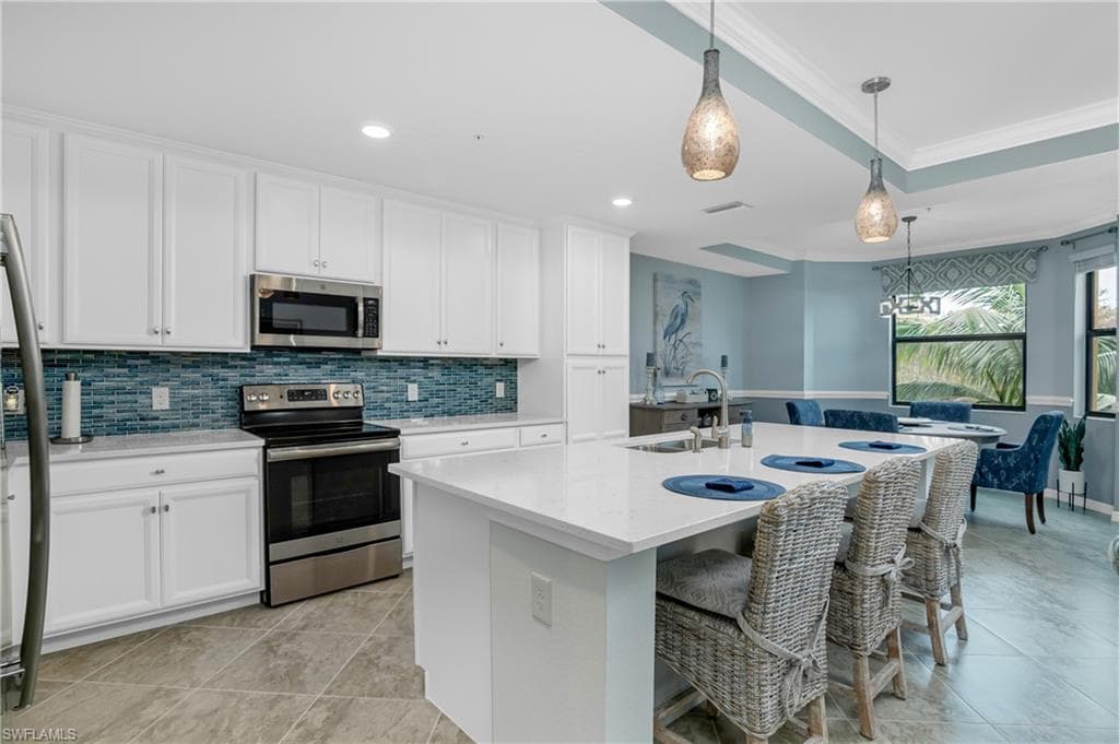 9590 Trevi CT 5327 NAPLES, FL 34113