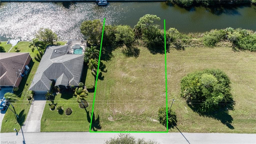 1824 NE 23rd TER CAPE CORAL, FL 33909