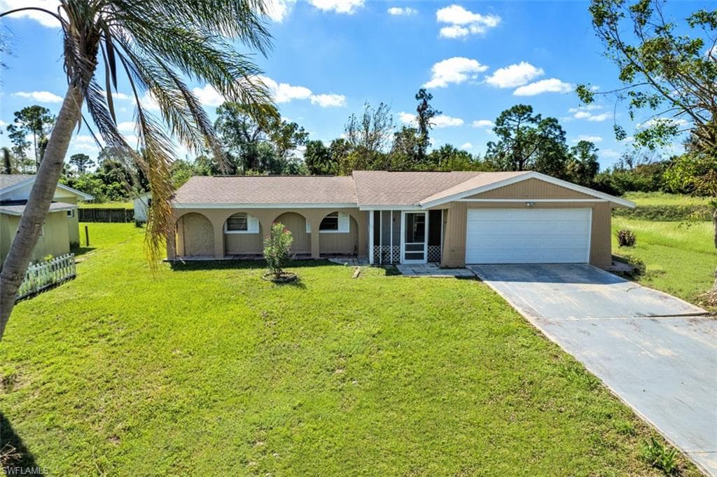 440 Valley DR LEHIGH ACRES, FL 33936